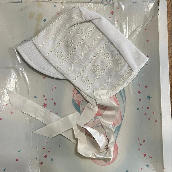 Vintage Madonna Baby Boy Christening set. Onsie, vest, cap, tights, smock in box - Picture 4 of 8